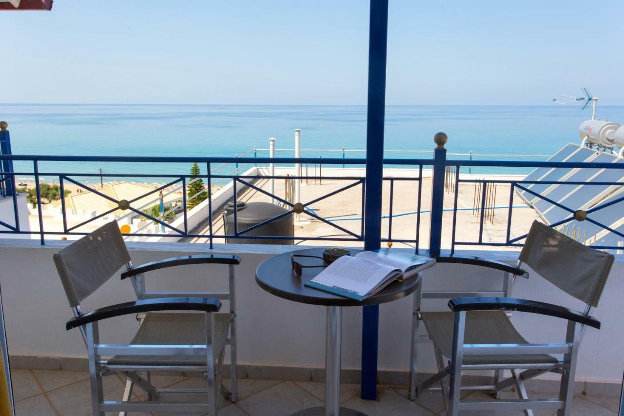 Villa Rozou Paralia Vrachou Exterior photo